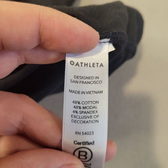 Athleta Limitless Graphic Tee Black Cropped Size Medium - Picture 7 of 8